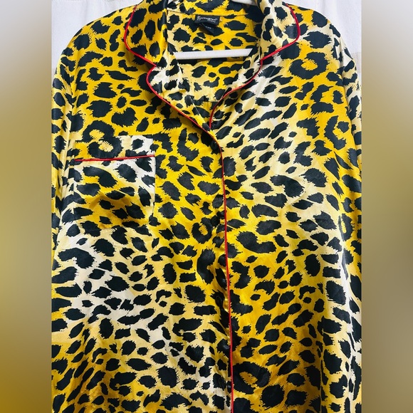 Pajamagram Women XL 2 Pc Pajama Soft Silky Leopard Satin Top/ Bottom. - Picture 4 of 8